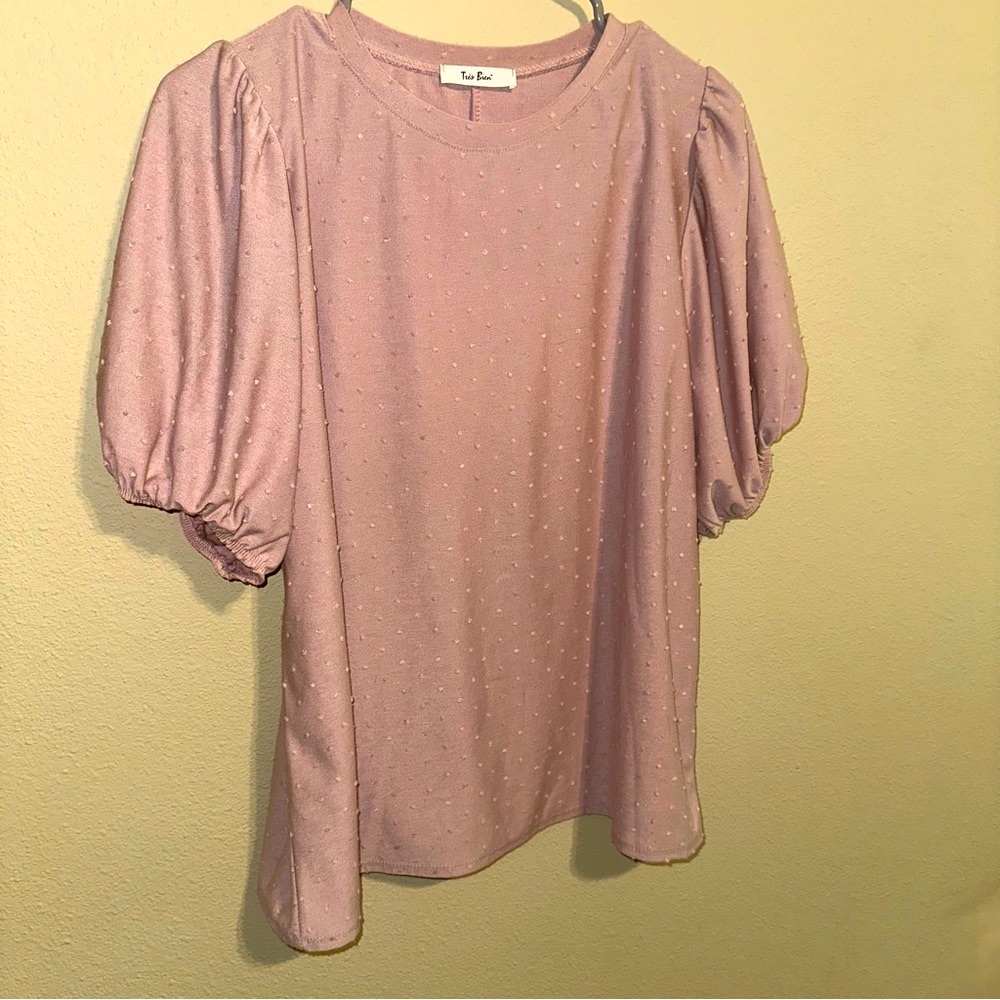 Trés Bien Blush Monochrome Polka Dot Short Puffy Sleeves Crew Neck Top Size Sz M